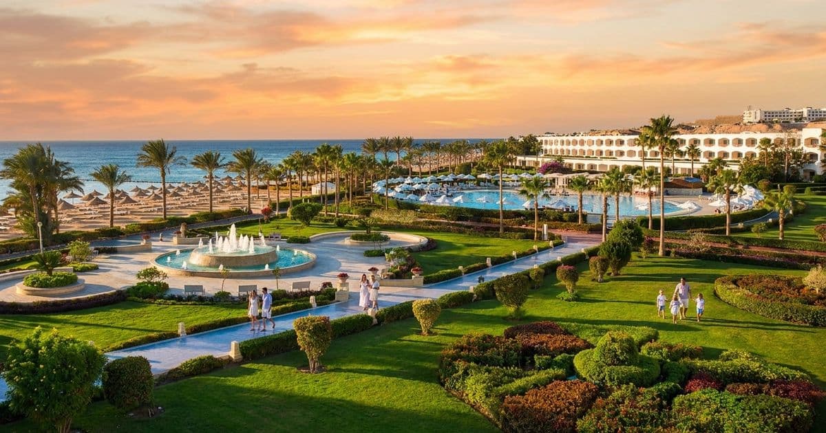 Закат в садах Baron Resort Sharm El Sheikh